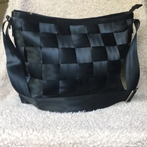 Harvey’s seatbelt bag